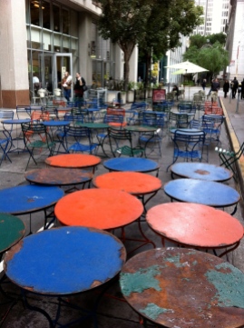 SF alley restaurant tables